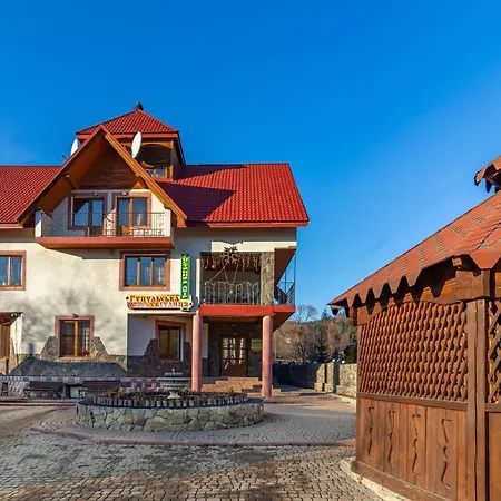 Гуцульська світлиця-2